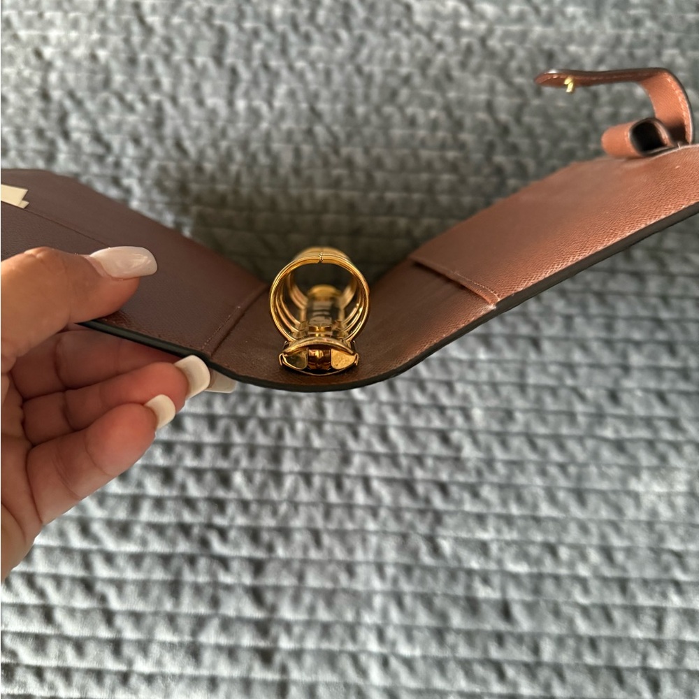 Louis Vuitton Medium Ring Agenda Cover - Picture 12 of 14